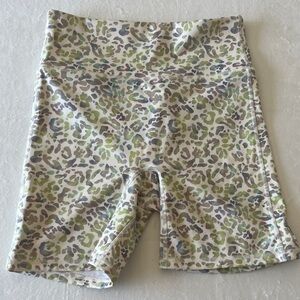 Fabletics 6” bike shorts S